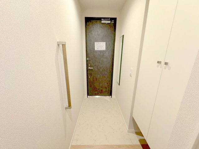 Ｕｒｂａｎ　Ｔｒａｉｌ　荻窪の玄関|★広々とした姿見のある玄関スペース★