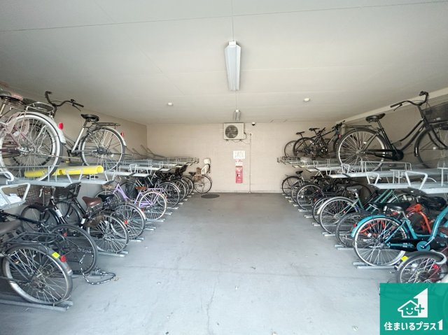 クラウンセゾン深井の駐輪場|共有部分(駐輪場)