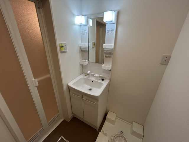 ジーメゾンエトワール西二見の洗面所