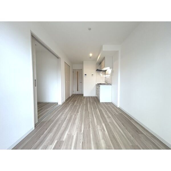 ジーメゾンエトワール西二見の居間・リビング