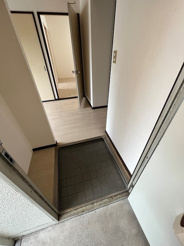 アーバン保城の玄関