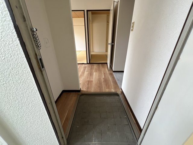 アーバン保城の玄関