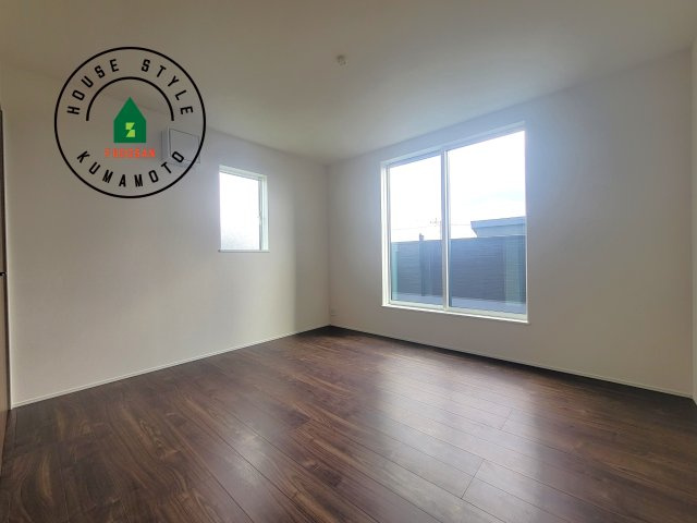 菊池市泗水町吉富第2-4棟（3号棟）の寝室|主寝室には収納力に優れたクローゼットがありますので、お部屋もすっきり片付きます。