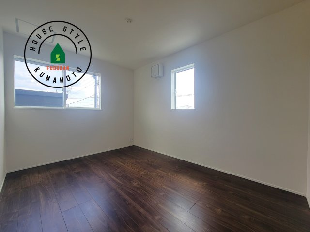 菊池市泗水町吉富第2-4棟（3号棟）の洋室|採光良好な洋室は全居室、複層ガラスの遮熱効果と断熱効果で、一年中快適に過ごせます。