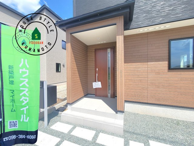 菊池市泗水町吉富第2-4棟（3号棟）の玄関|おでかけの時も帰った時も、「我が家」を最初に感じでもらえる素敵な空間に。