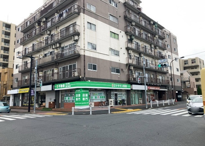 【外観】 | 東海町田マンション | 土地の前の道路に消火栓が設置されていることがあります。この場合、道路交通法第45条第1項により、駐車禁止の場所が指定されています。そのため、車庫などの駐車スペースをつくることができない場合があります。
