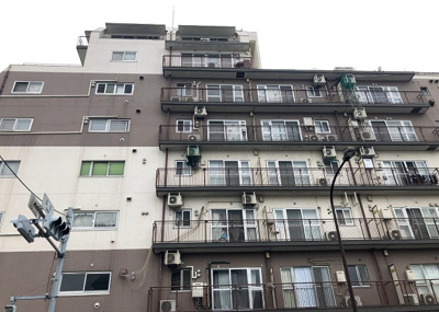 【外観】 | 東海町田マンション | 人が暮らすうえで日光は大切な要素となります。日当たりの良さは譲れないポイントですね。併せて近くに大きな建築物の建築予定がないか、あるいはそれが可能な土地が近くにないか事前に確認することもお勧めします。