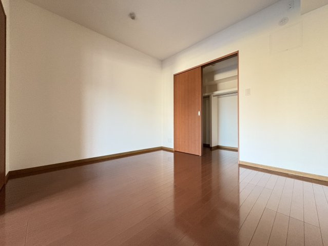 アーバンポイント高崎の洋室