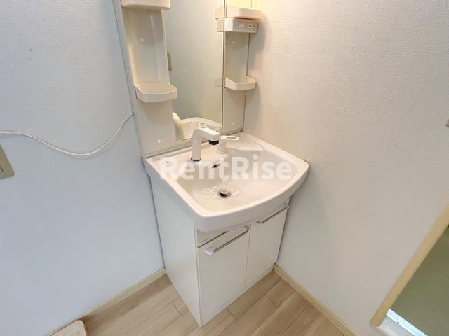 栄東ハイツの独立洗面台|洗髪洗面化粧台