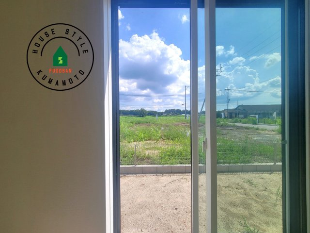 菊池市泗水町吉富第2-4棟（4号棟）の展望|窓から緑が見える物件も魅力的です。