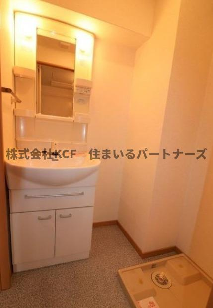 シャンベルジュKTの洗面所|広い洗面スペース