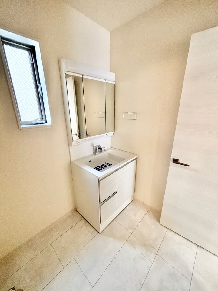 リーブルガーデン天白区高坂町　全3棟　新築住宅の独立洗面台