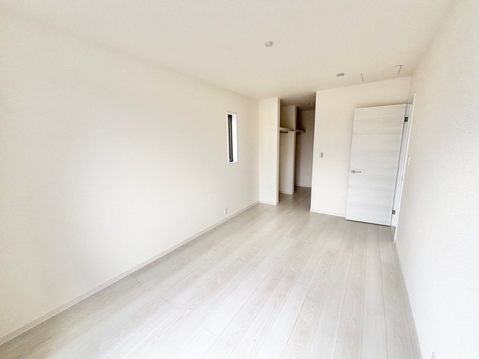 リーブルガーデン天白区高坂町　全3棟　新築住宅の洋室
