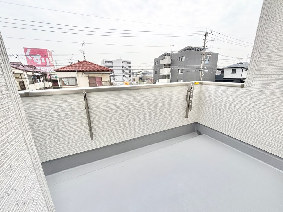 リーブルガーデン天白区高坂町　全3棟　新築住宅のバルコニー