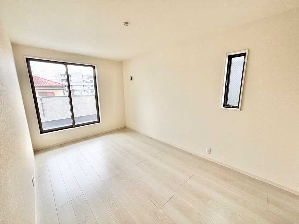 リーブルガーデン天白区高坂町　全3棟　新築住宅の洋室