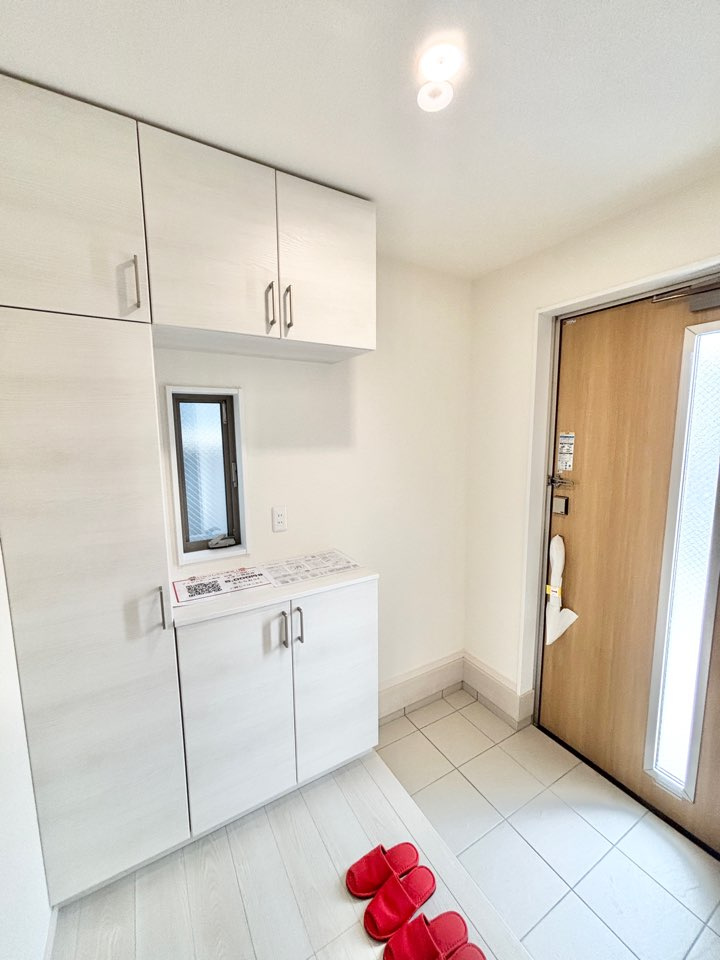 リーブルガーデン天白区高坂町　全3棟　新築住宅の玄関