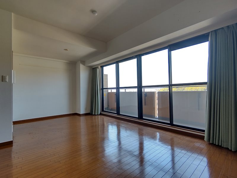 ルネ門戸東西棟の居間・リビング