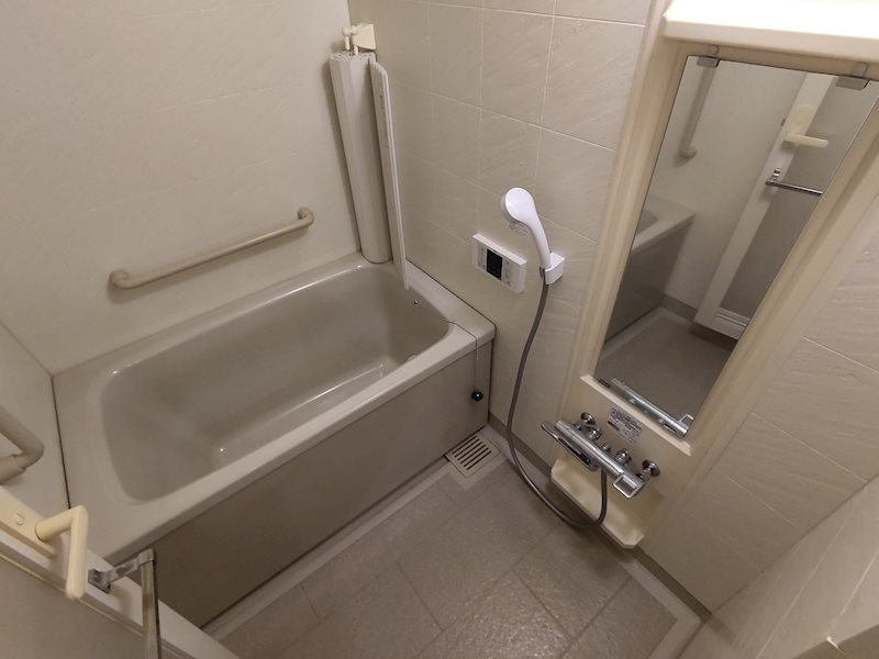 ルネ門戸東西棟の浴室