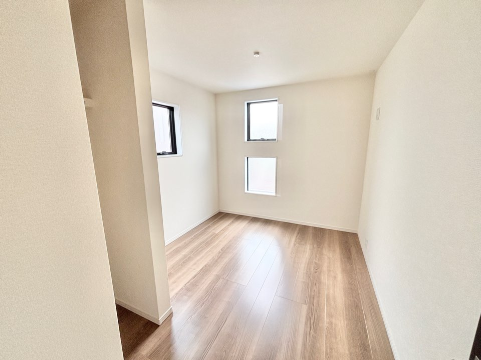 リーブルガーデン天白区高坂町　全3棟　新築住宅の洋室