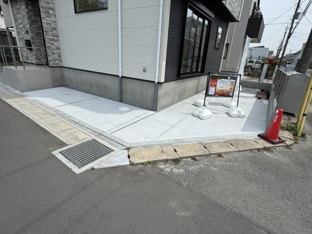 松戸市西馬橋４丁目新築戸建【旭町小学校：3分】の駐車場|駐車スペース・2台駐車可