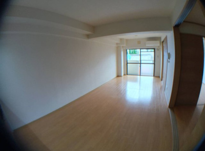 【居間・リビング】 | 三恵上新庄ハイツ | ゆったり過ごせるリビングです