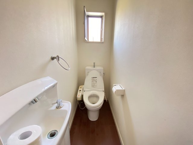 土浦市大岩田　中古戸建のトイレ