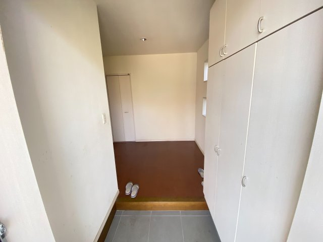 土浦市大岩田　中古戸建の玄関