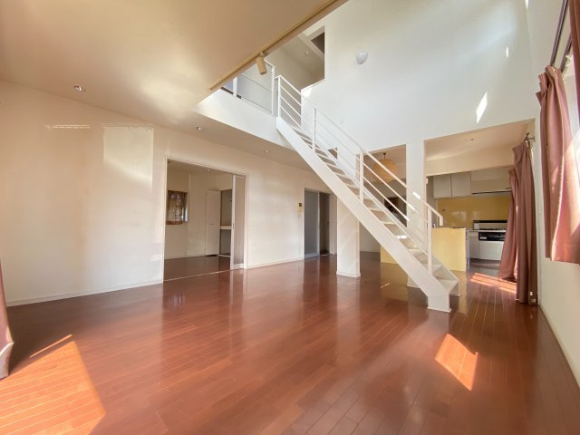 土浦市大岩田　中古戸建の居間・リビング