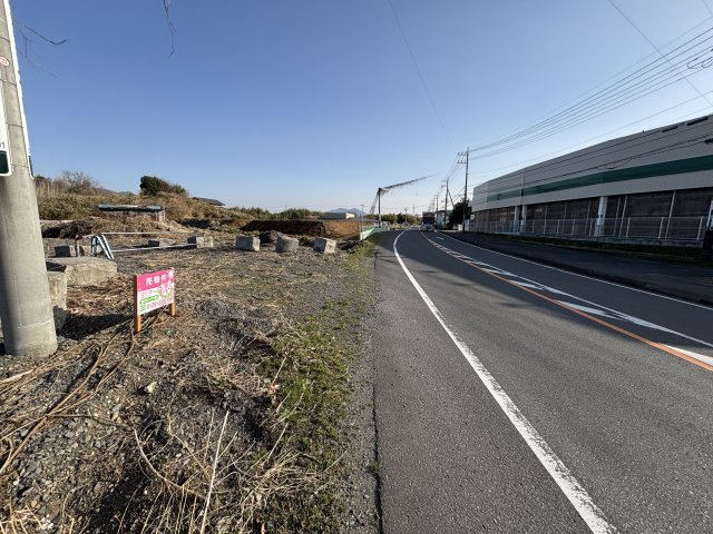 桜川市長方544.19坪売地の前面道路含む現地写真
