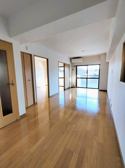 さいたま市浦和区木崎１丁目の賃貸マンションの居間・リビング