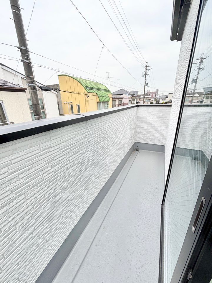 Terrechez名古屋市天白区福池4期　全1棟　新築戸建のバルコニー