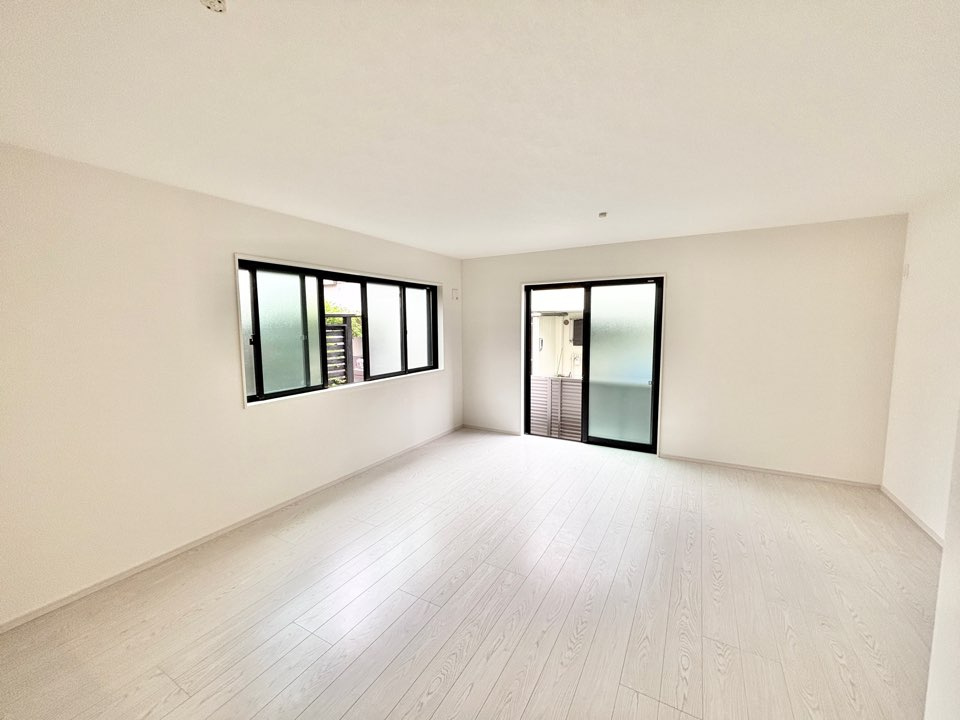 Terrechez名古屋市天白区福池4期　全1棟　新築戸建の居間・リビング