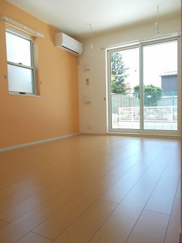 ミルトＤ　（ｍｉｌｄ）の居間・リビング