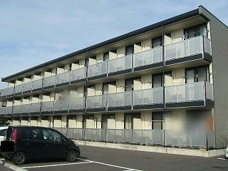 レオパレスクイーンハイツ小山の外観