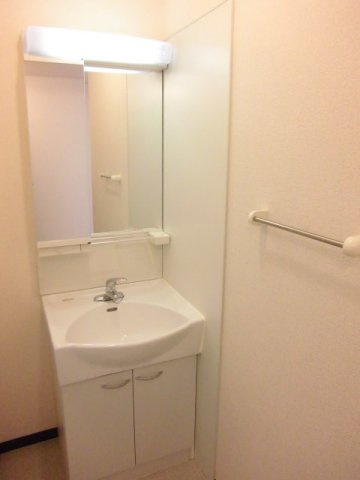 レオネクストファミールＡｉの内装|独立洗面台