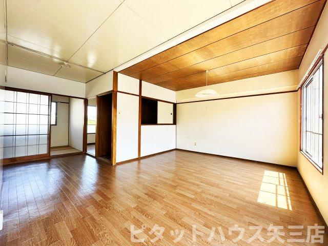 四宮ニューハウスの居間・リビング|居間です