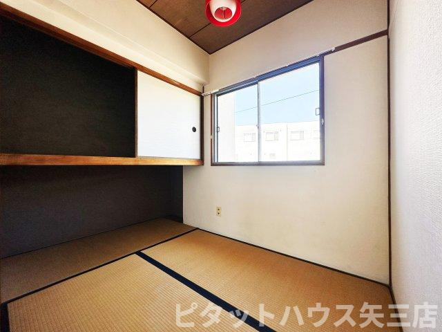 四宮ニューハウスの和室|柔らかい畳が心地よい和室