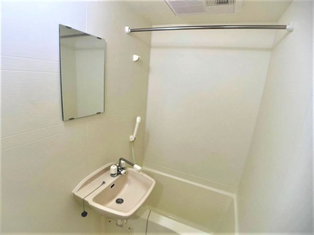 レオパレスメゾンパークの浴室