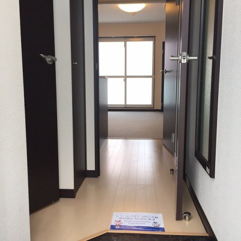 レオネクストグリシーヌの玄関