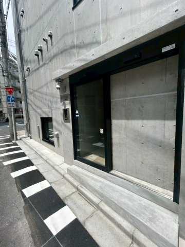 「防音マンション」ラシクラス王子のエントランス