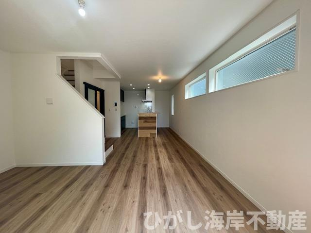 平塚市龍城ケ丘　新築戸建　全３棟のダイニング|17.9帖　床暖房付きLDK　