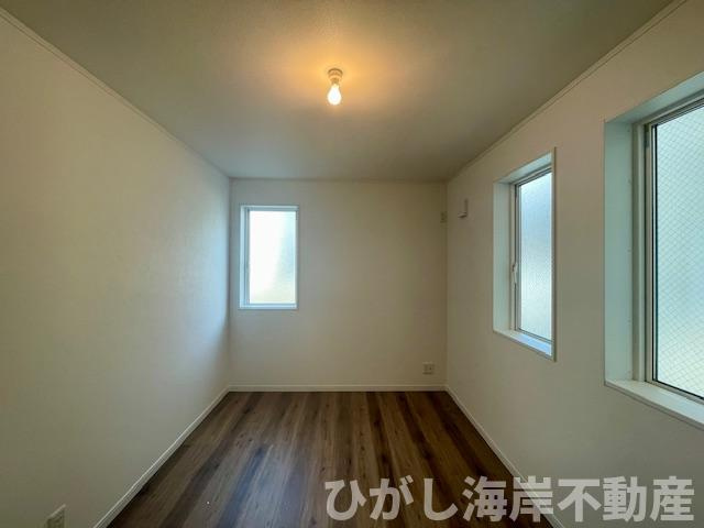 平塚市龍城ケ丘　新築戸建　全３棟の内装|5.5帖　サービスルーム