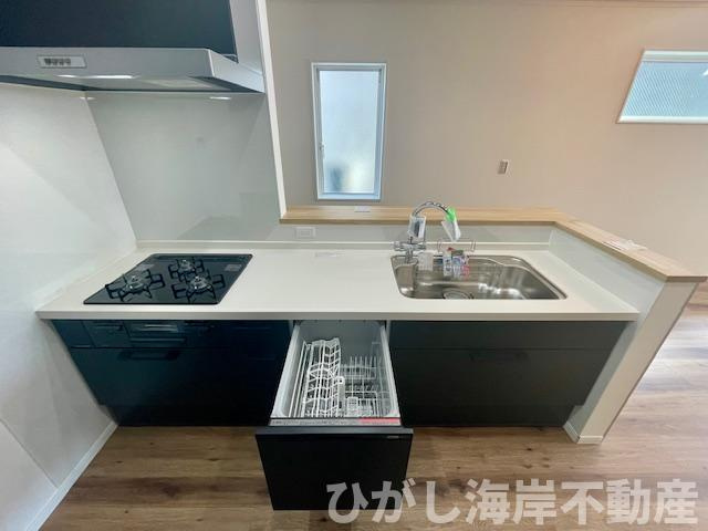 平塚市龍城ケ丘　新築戸建　全３棟のキッチン|食洗器付きシステムキッチン