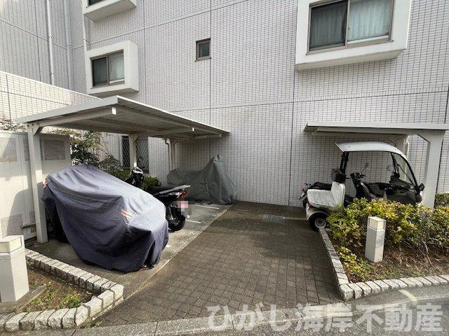 クリオ茅ヶ崎柳島海岸の駐車場|敷地内バイク置場
