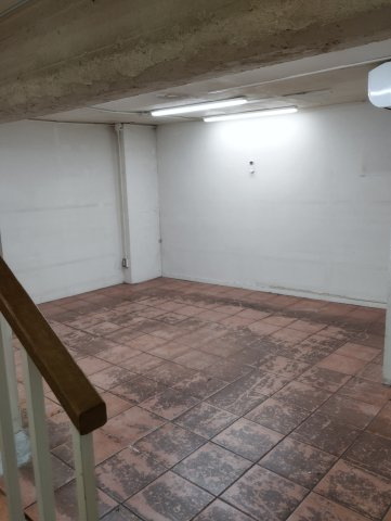 春貴ビル1階の内装|地階の部分