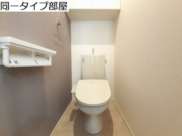 アムールＥのトイレ|ゆったりとした空間のトイレです