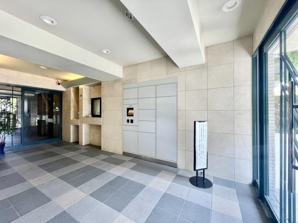 横浜市南区山王町１丁目の中古マンションのエントランス|清掃もしっかり、管理のされたマンションです。
安心・安全・快適にお過ごしください