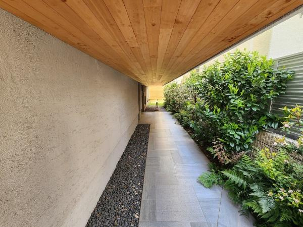 LEGALAND駒沢大学のエントランス