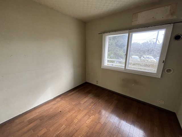 多摩市鶴牧４丁目の中古マンションの洋室