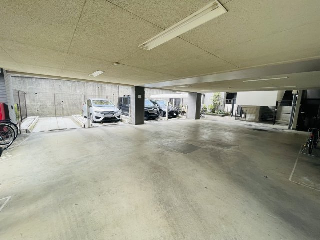 ジェイパーク板橋中台の駐車場